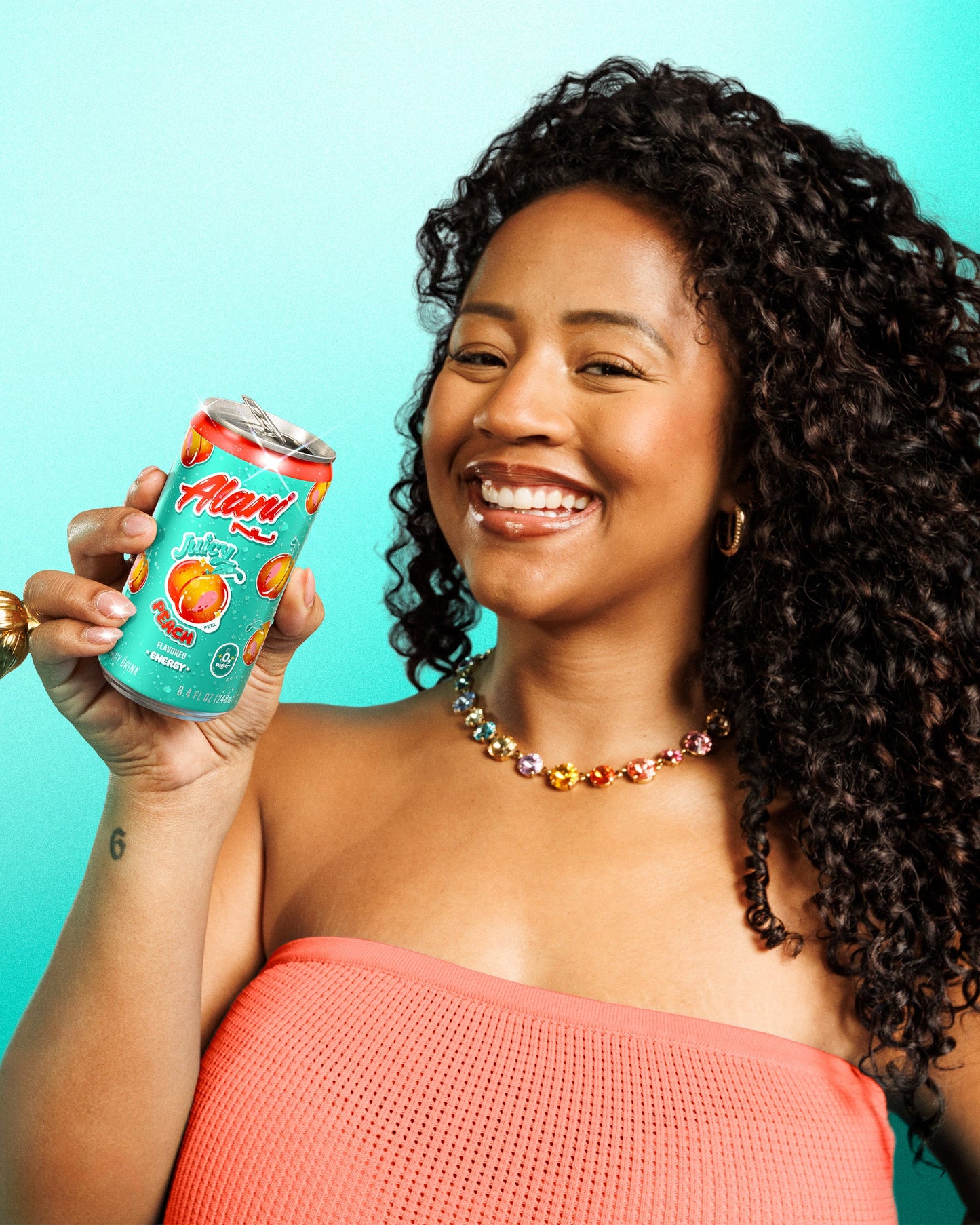 mini-energy-juicy-peach-24-pack-p6 stretch_AN-Website-8.4oz-PDP-PCH-05-Lifestyle_v1.jpg